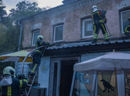 Рятувальники ліквідували загоряння на кухні закладу у Шевченківському районі
