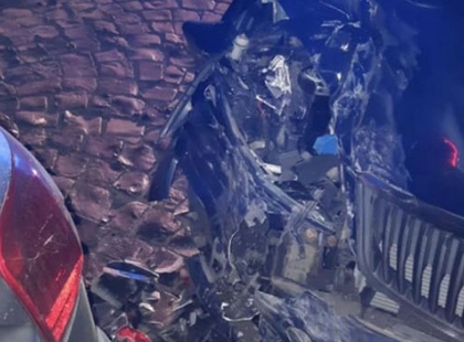 У Києві рятувальники дістали з понівеченого авто двох постраждалих після аварії