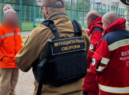 «Хотів пожити у школі»: в Подільському районі чоловіка госпіталізували після дивного вчинку