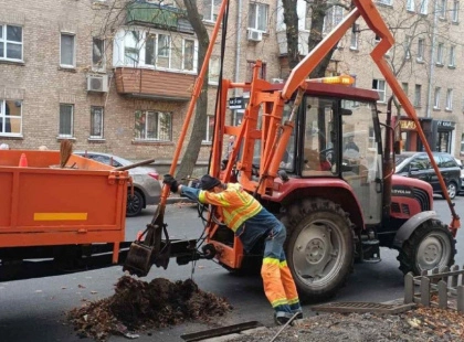 Осінні дощі без підтоплень: гідрослужби чистять майже 3 тис. зливоприймачів