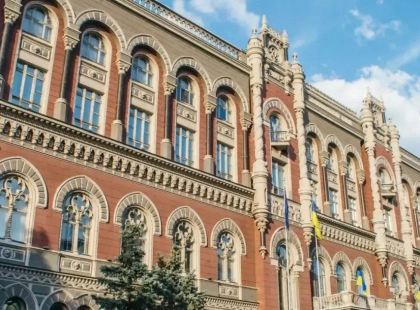 Шахраї вигадали нові пастки: фальшиві ліки, “виграші” та псевдопосилки — попередження для киян
