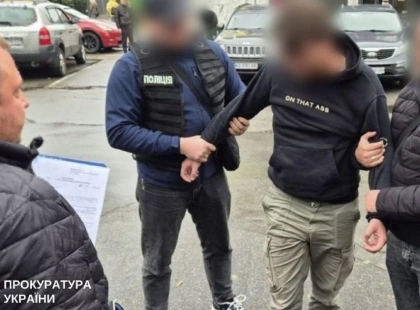 $4500 за фіктивне працевлаштування: у Києві викрили інструктора автошколи на хабарі