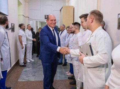 Мер Брюсселя відвідав поранених захисників у Києві та пообіцяв подальшу допомогу лікарням столиці