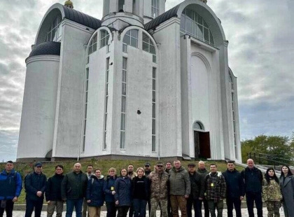 Іноземні військові аташе відвідали Бучу та вшанували пам’ять жертв окупації