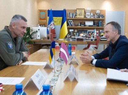 Мер Києва обговорив із дипломатами Латвії та Чехії відновлення міста та підготовку до зими
