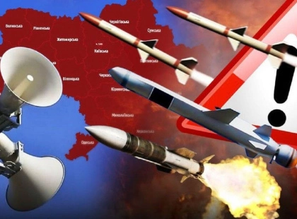 Нічна атака на Київ: вибухи, падіння уламків та пожежа у Голосіївському районі