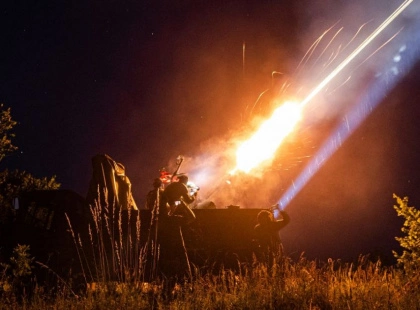 У Броварах загорівся приватний будинок після ворожої атаки - постраждала літня жінка