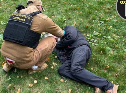 У Києві муніципальні охоронці врятували від переохолодження двох чоловіків