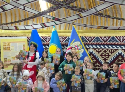 У центрі Києва презентували казахські казки українською — до Дня Республіки Казахстан