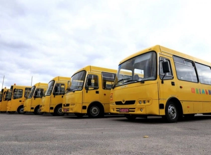 Нові шкільні автобуси для Київщини: транспорт отримали дев’ять громад