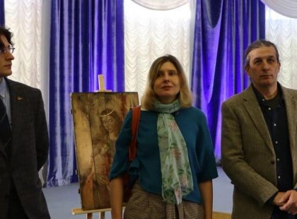 Від війни до віри: у КНУ презентували ікони, написані на військових ящиках