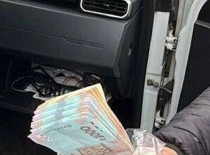 Посадовці Держпродспоживслужби вимагали хабарі за спокій бізнесу — їх затримали правоохоронці