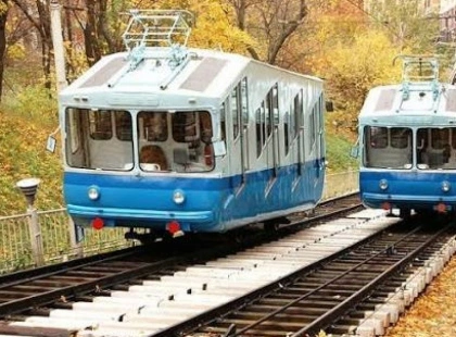 Блекаут у Києві зупинив фунікулер: символ столиці залишився без живлення