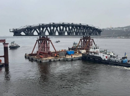 У Києві посилюють міст Метро: унікальні арочні конструкції