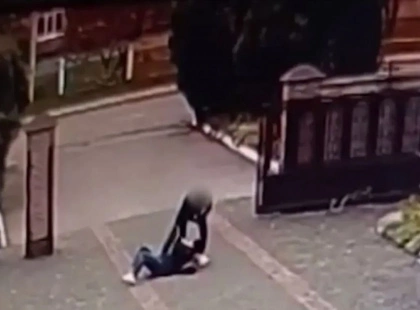 Напад у святому місці: у Білій Церкві чоловік вдарив жінку в монастирі