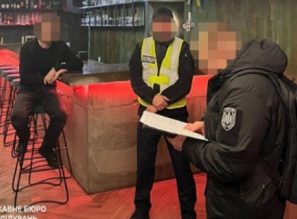 У столиці правоохоронці намагались незаконно заволодіти квартирою померлої жінки