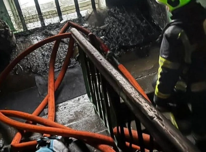 У Києві під час пожежі в житловому будинку врятували двох осіб