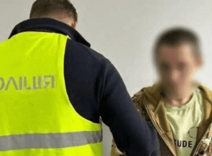 У Києві засудили грабіжника, який пограбував колишнього військового на інвалідному візку