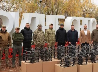 Ірпінська громада передала військовим 85 FPV-дронів, виготовлених волонтерами