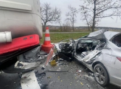 На Фастівщині Hyundai протаранив вантажівку Daf: молодий водій у лікарні