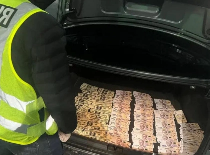 У Києві затримали заступника голови селищної ради за хабар у 20 тисяч доларів