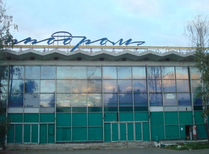 Київський Іподром під звинуваченнями: волонтери говорять про рейдерство складу та пропажу речей