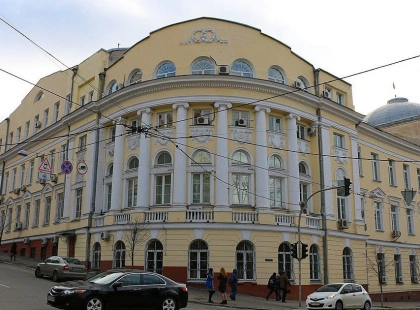 У центрі Києва за 25 млн гривень реставрують історичну будівлю ДСНС на Гончара