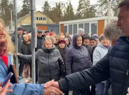 Швейцарське подружжя вже вчетверте приїхало до Ірпеня: допомагають тим, хто втратив дім