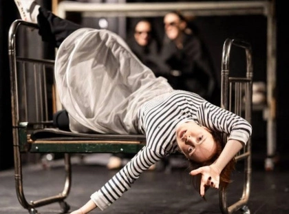 Драматургія болю і мовчання: у Києві покажуть виставу про аб’юзивне коло