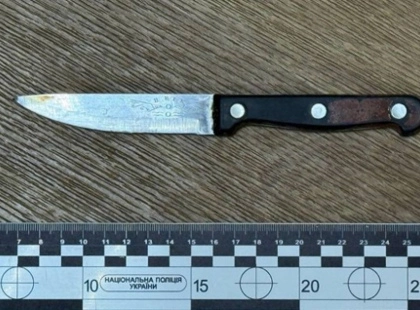 Побутовий конфлікт у Поліській громаді: 16-річний поранив 21-річного ножем у живіт