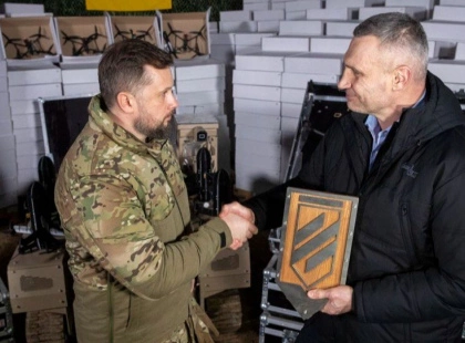 Київ посилив армію: 10 тис. FPV-дронів, “Mavic”, бомбери та роботи — Кличко про нову поставку
