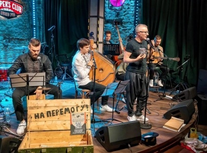 «НаШапку» оголошує зірковий грудень: ТІК, Yurcash, The Кум & Просто Енджі, Тетяна Власова, Татуся Бо та інші