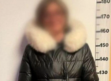 У Києві мати підпалила двері квартири доньки: справу передали до суду