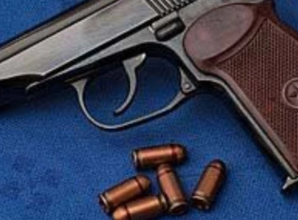 Пістолет «у стволі» та 317 патронів: затриманому на Київщині загрожує до семи років в’язниці