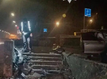 Смертельна аварія на Набережному шосе: 18-річний водій BMW загинув, троє пасажирів у лікарні