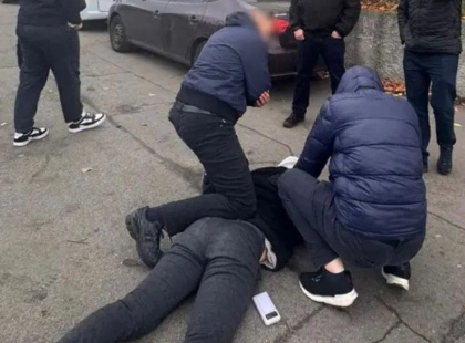 У Києві затримали зрадника, який “зливав” ворогу координати військових частин і ТЕЦ