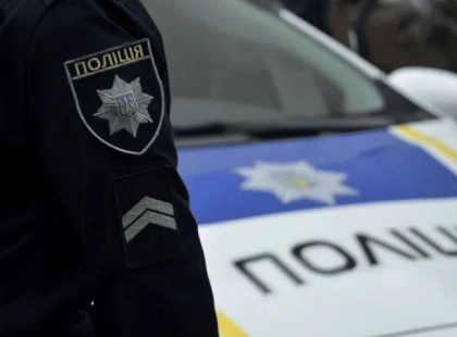 Небезпечний синтетик і готові «закладки»: у Києві викрили молоду дилерку