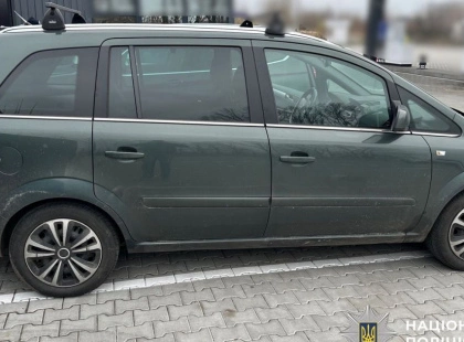 Хотів підвезти — поїхав раніше: під Києвом авто переїхало пасажирку
