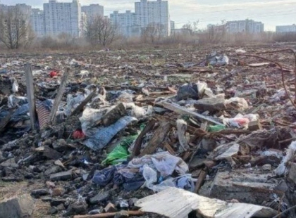 Під Києвом виявили нелегальне захоронення відходів: водій Volvo втік із місця порушення