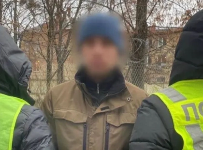 Пограбував супермаркет і погрожував пістолетом: у Києві затримали нападника