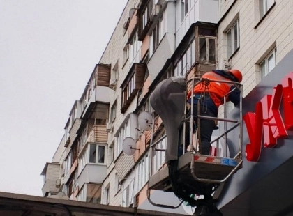 Демонтаж реклами на межі районів: де в Києві триватимуть роботи