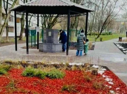 Оболонь із новим джерелом: на Вишгородській відкрили бювет з артезіанською водою
