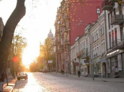Безхазяйним конструкціям — край: Київ бере на баланс підпірні стіни та елементи будівель