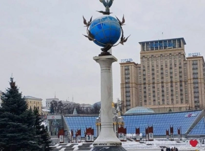 Декомунізація на Майдані: пам’ятний знак «Нульовий кілометр» оновлять