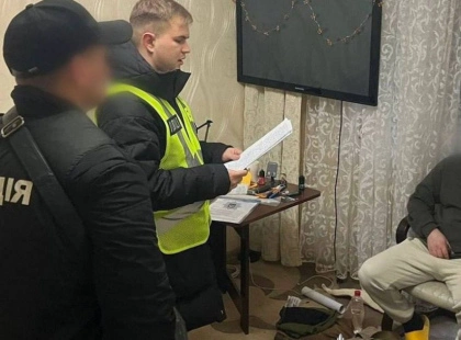 Шахрайство під прикриттям допомоги ЗСУ: у Києві затримали чоловіка за аферу на $30 тисяч