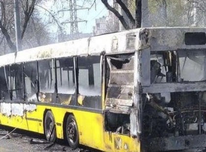 Автобус спалахнув за лічені хвилини: пожежа біля метро «Дорогожичі»