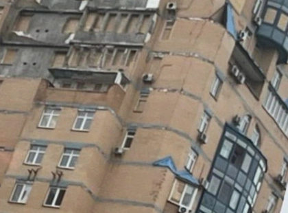 У Києві мешканці будинку на Палладіна вже півтора місяця живуть без опалення та води після удару дрона