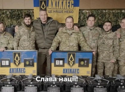 Київ із фронтом у новорічну ніч: Кличко привітав військових просто з позицій