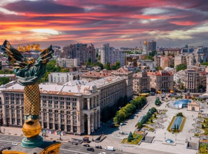 Виплати, податки та виїзд за кордон: що зміниться з 1 січня 2026 року і як це відчують кияни