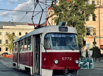 Після 46 років на лінії: у Києві списали трамвай-ветеран Tatra T3